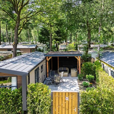 Veluwe Hoenderloo Luxury Chalet With Private Sauna And Hot Tub - Swimming Pool Tennis Court Supermarket Bowling Alley Theatre And Entertainment For Children المظهر الخارجي الصورة