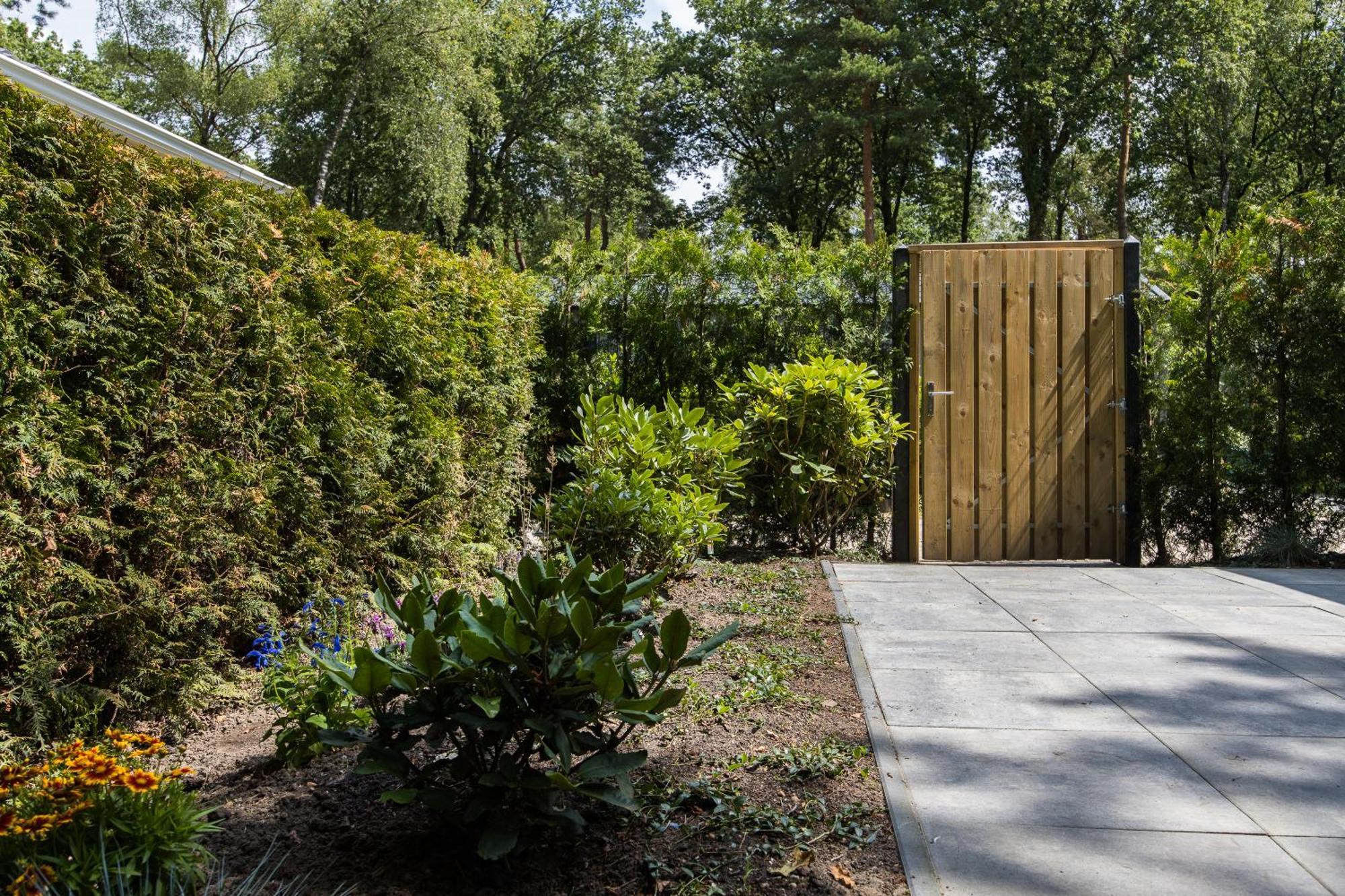 Veluwe Hoenderloo Luxury Chalet With Private Sauna And Hot Tub - Swimming Pool Tennis Court Supermarket Bowling Alley Theatre And Entertainment For Children المظهر الخارجي الصورة
