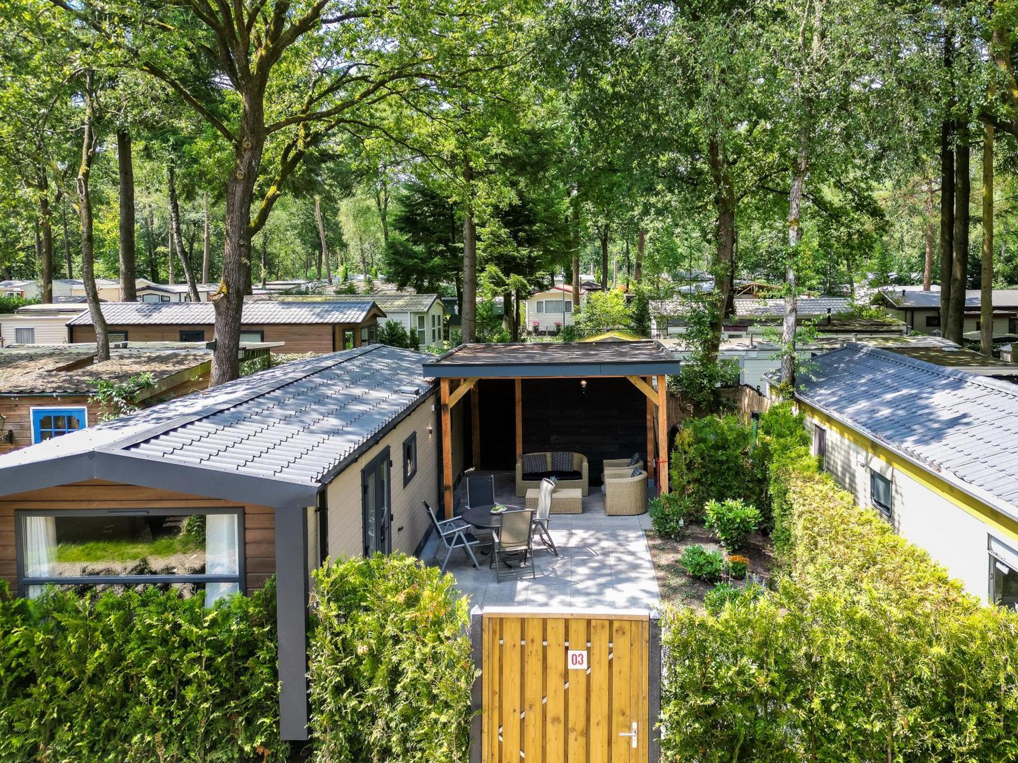 Veluwe Hoenderloo Luxury Chalet With Private Sauna And Hot Tub - Swimming Pool Tennis Court Supermarket Bowling Alley Theatre And Entertainment For Children المظهر الخارجي الصورة