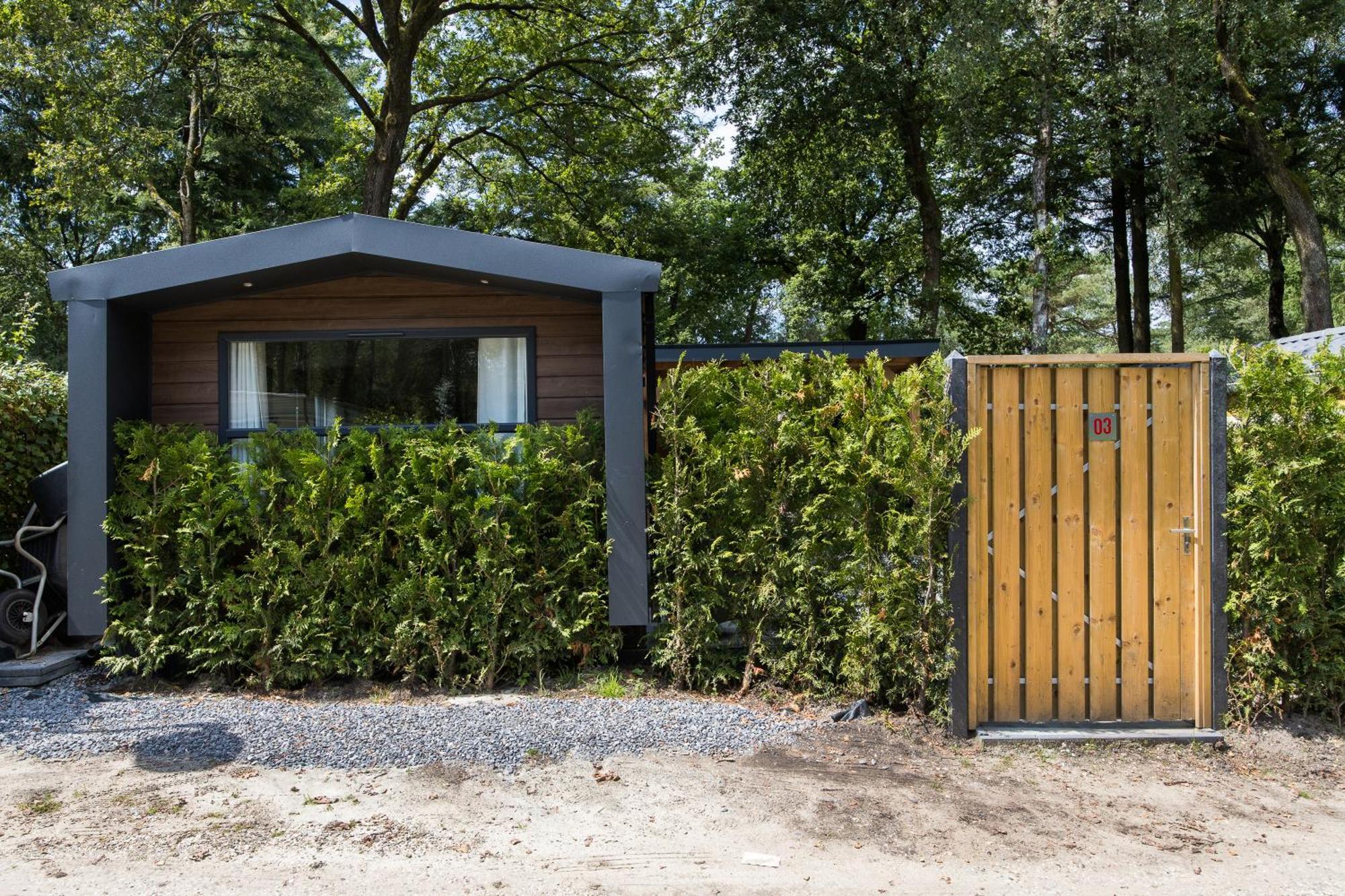 Veluwe Hoenderloo Luxury Chalet With Private Sauna And Hot Tub - Swimming Pool Tennis Court Supermarket Bowling Alley Theatre And Entertainment For Children المظهر الخارجي الصورة
