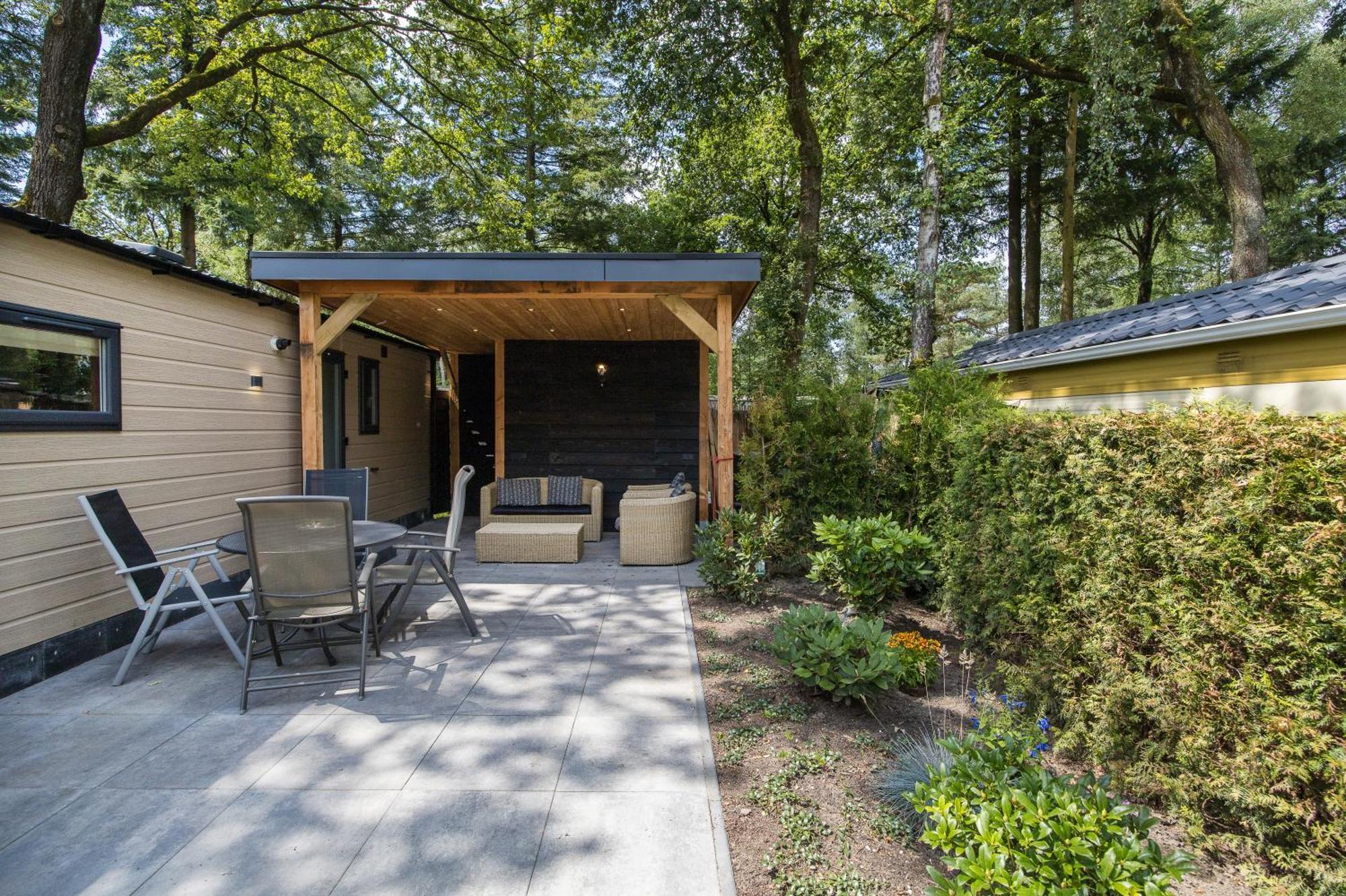 Veluwe Hoenderloo Luxury Chalet With Private Sauna And Hot Tub - Swimming Pool Tennis Court Supermarket Bowling Alley Theatre And Entertainment For Children المظهر الخارجي الصورة