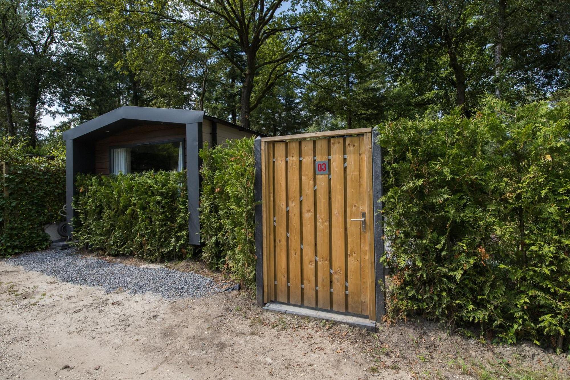 Veluwe Hoenderloo Luxury Chalet With Private Sauna And Hot Tub - Swimming Pool Tennis Court Supermarket Bowling Alley Theatre And Entertainment For Children المظهر الخارجي الصورة